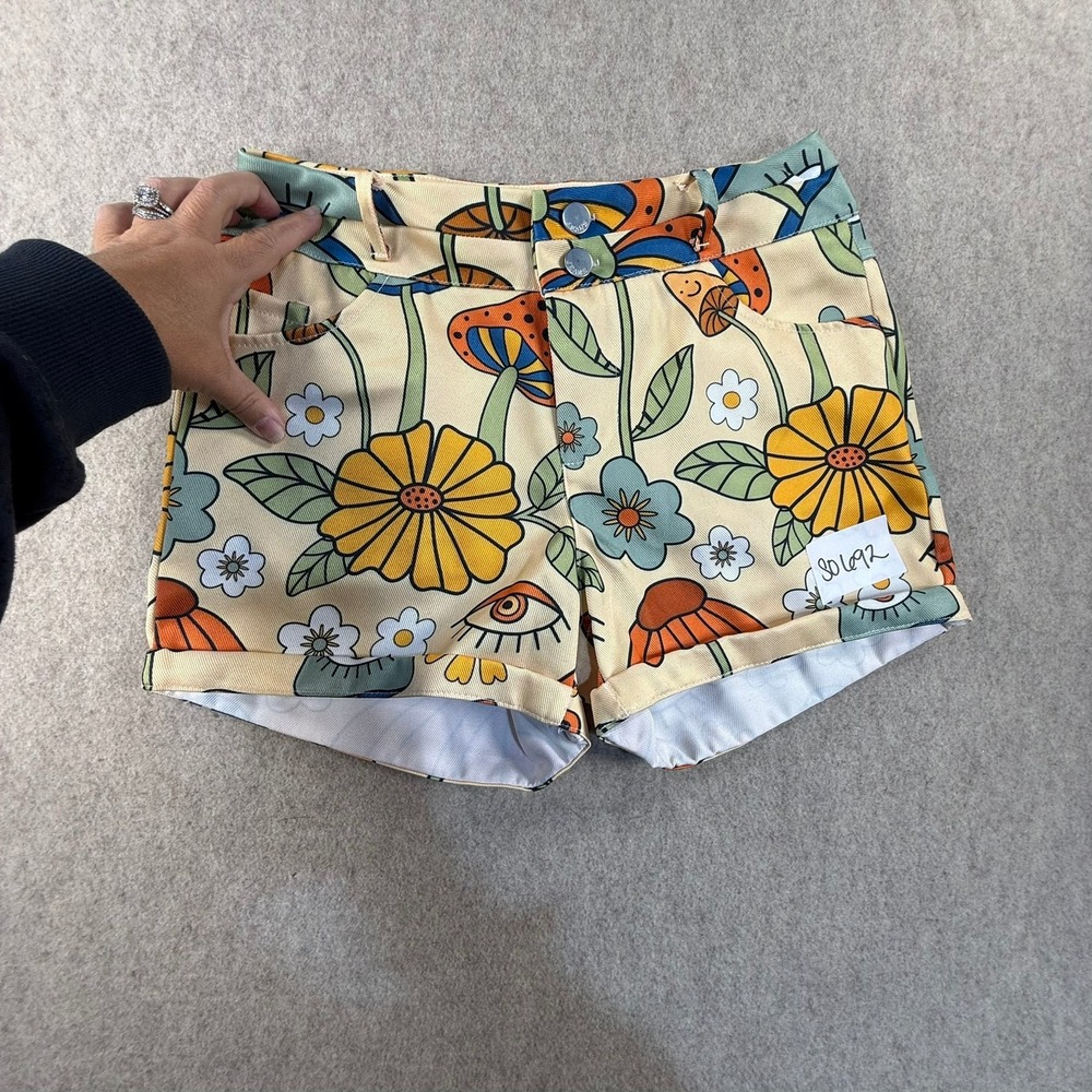 Retro Mushroom Daisy Psychedelic Print High Waisted Cuffed Shorts Yellow Multi